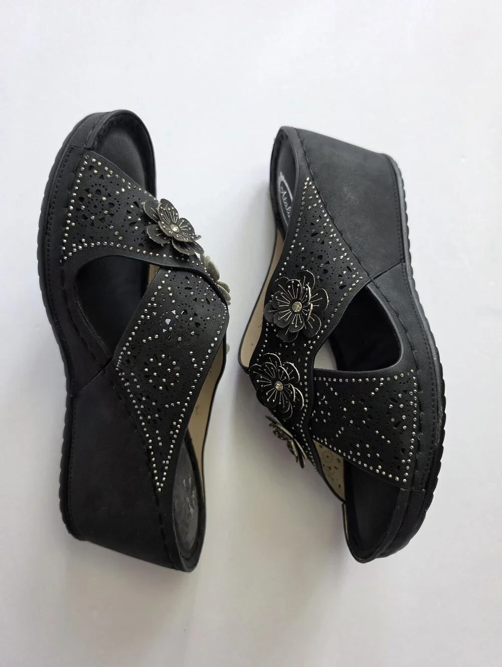 Atalina Women's Black Wedge Shoes Embellished Floral Cut Out Design Size 9 (41)